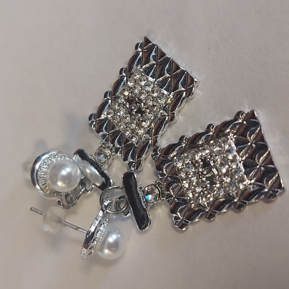 Jewelry - Silvertone Simulated Pearl Rhinestone Bottle Shaped Fashion Earrings